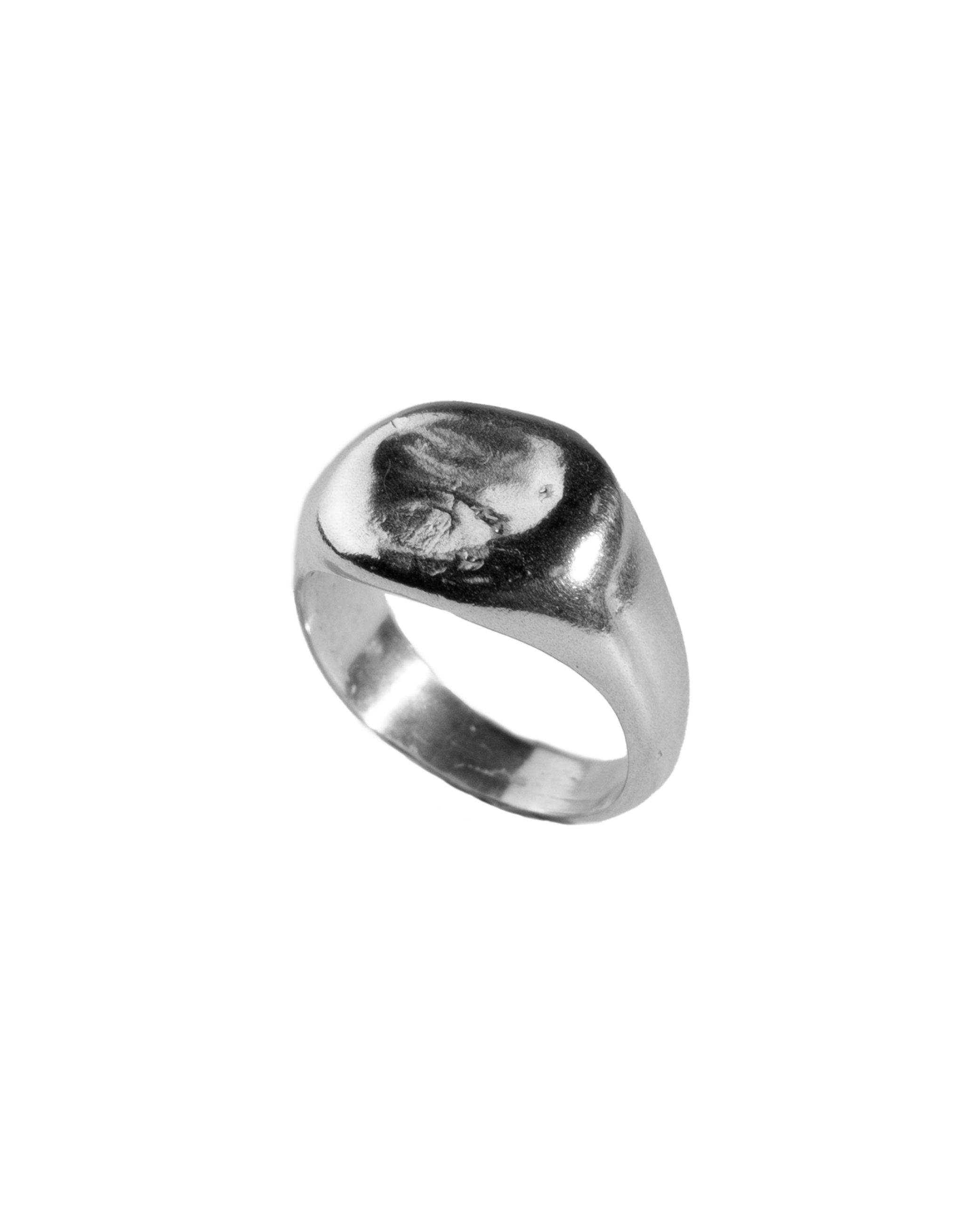 Anillo sello Melted Signet O, hecho a mano con plata de ley en Valencia