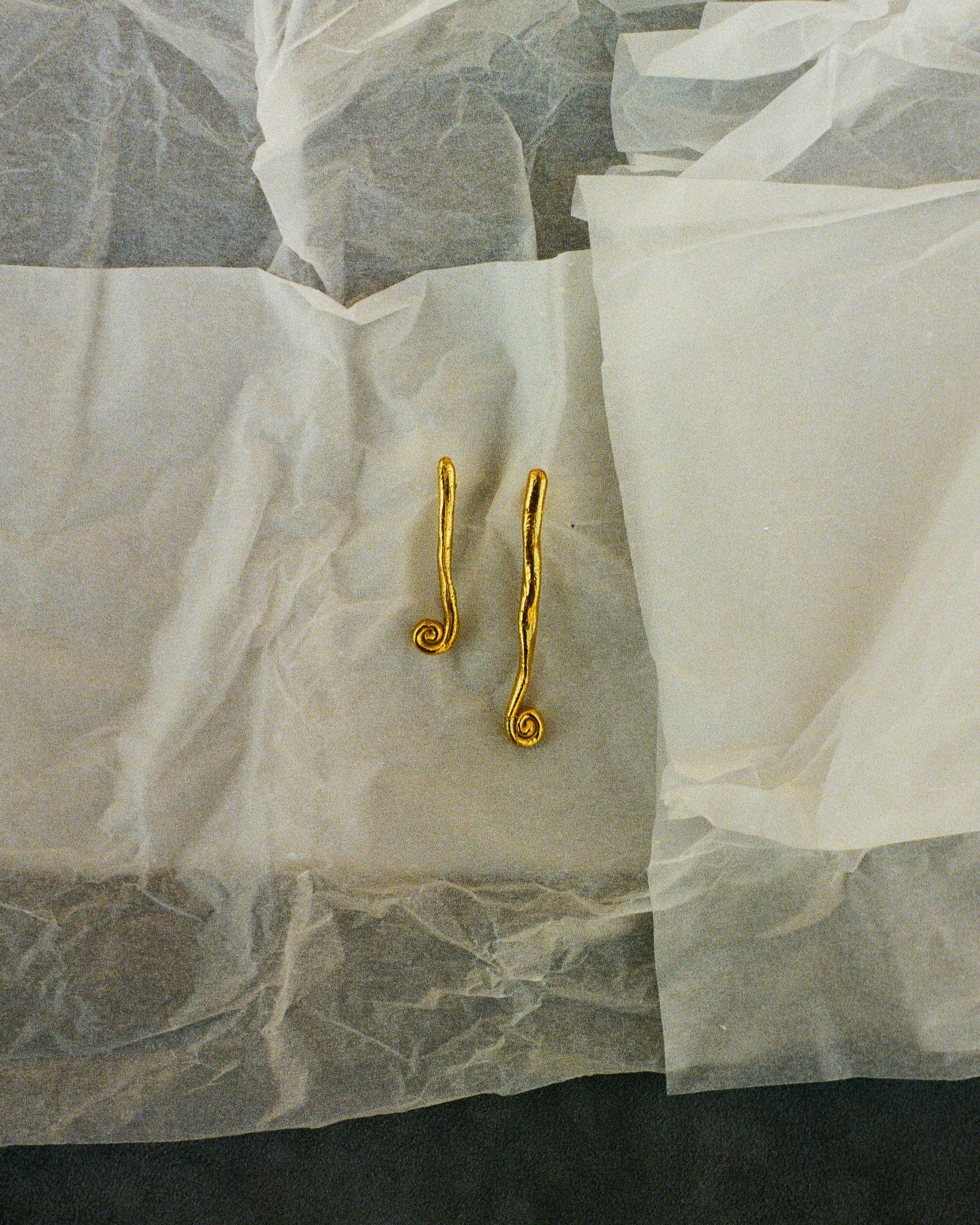 Pendientes largos Volta, hechos a mano en Valencia con plata de ley