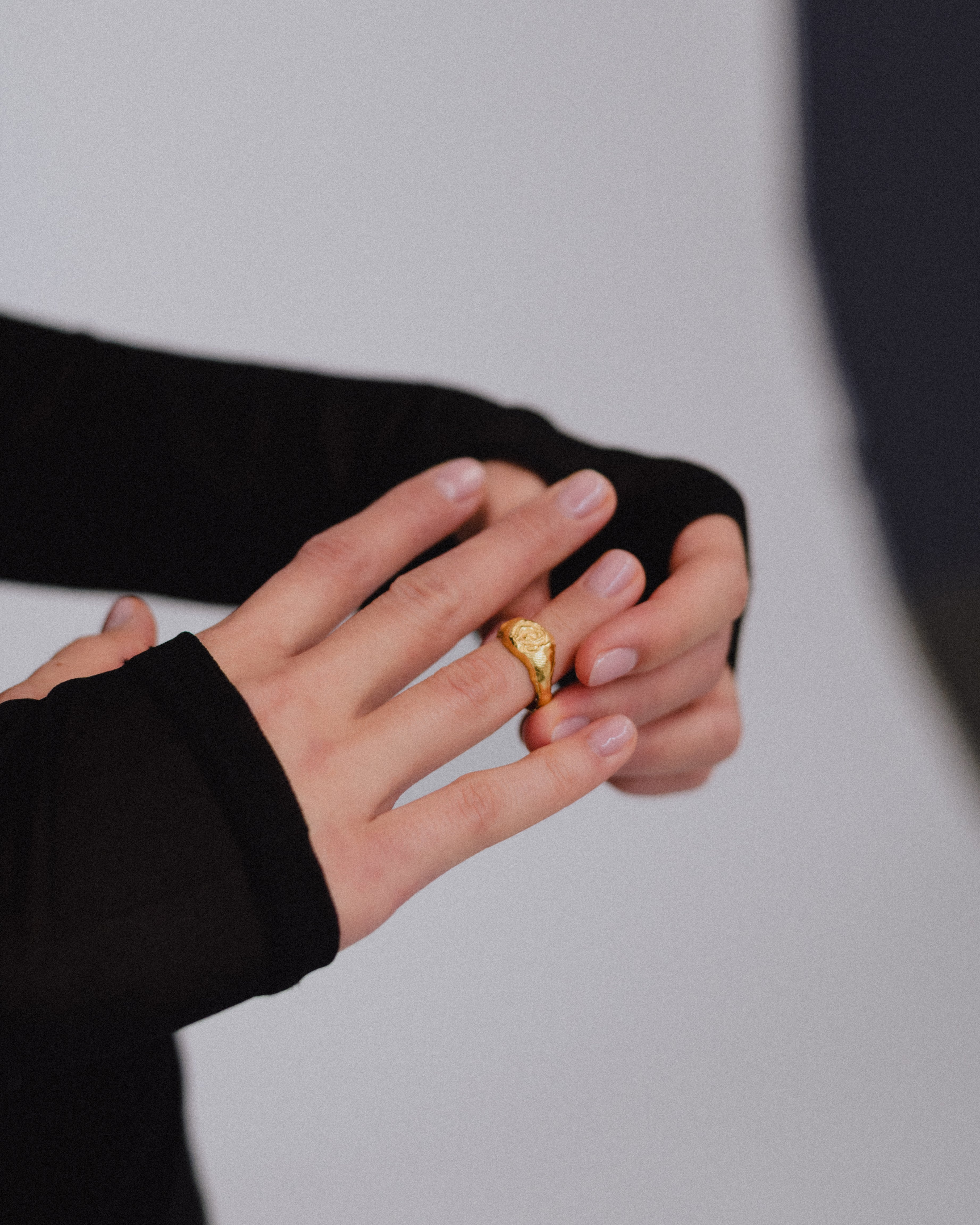 Anillo Alba dorado, hecho a mano en plata de ley en València
