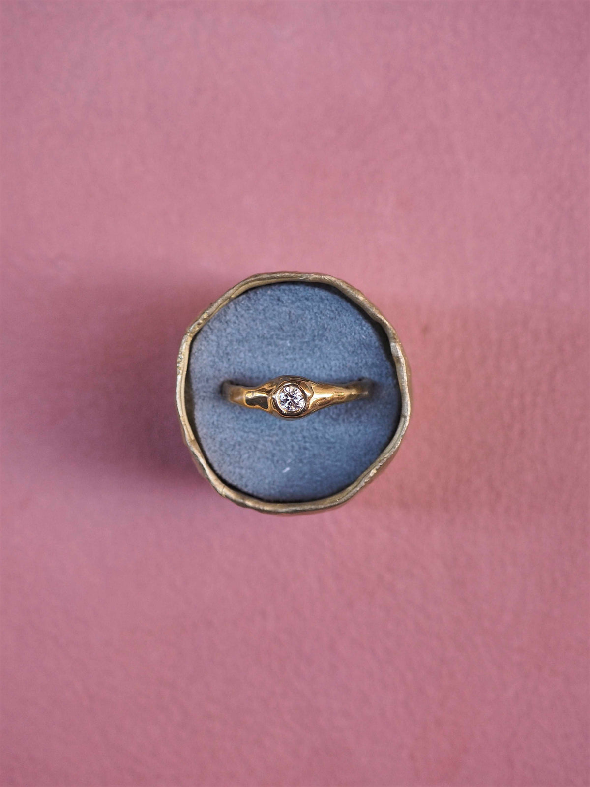 Anillo de pedida hecho a mano en nuestro taller de Valencia
