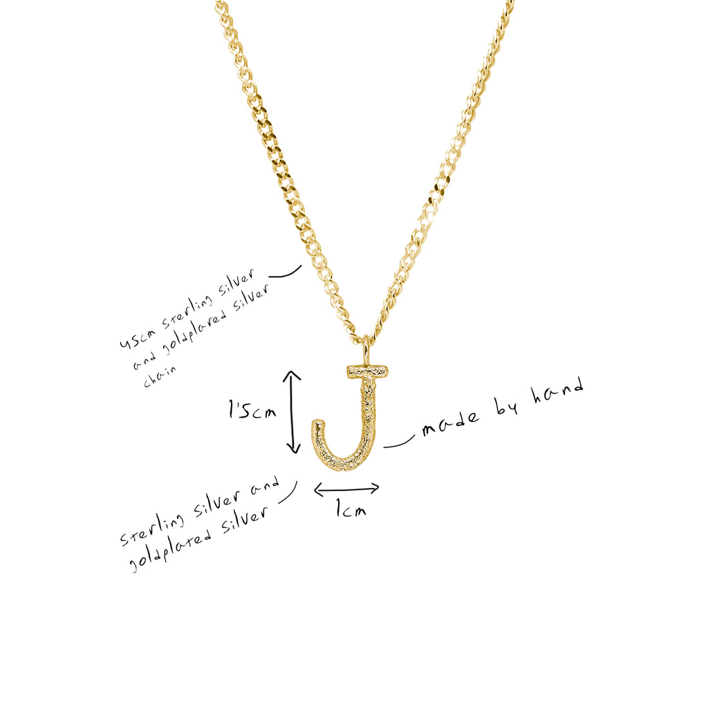 Collar con iniciales Las Letras, hecho con plata de ley a mano en Valencia