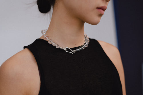 Collar con piedras naturales Arrels, hecho a mano en Valencia