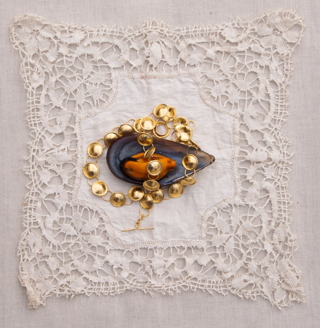 Collar dorado Meteoritos, hecho a mano en Valencia