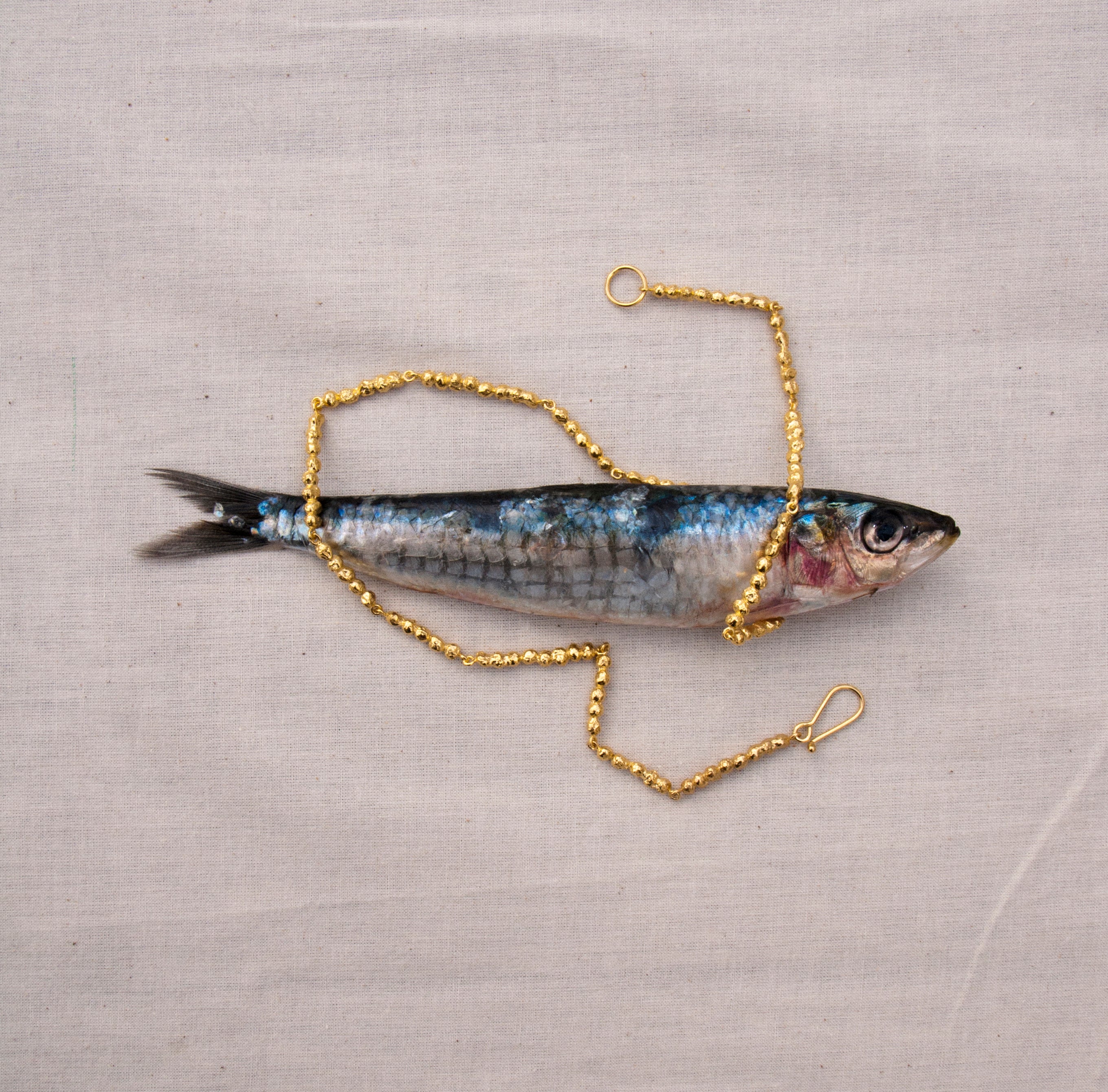 Collar dorado Helena, hecho a mano en Valencia