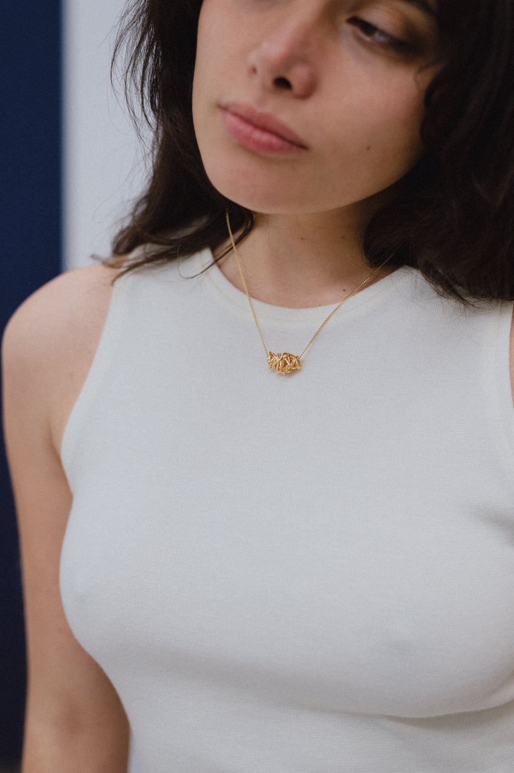 Collar dorado de plata Embolic, hecho a mano en Valencia