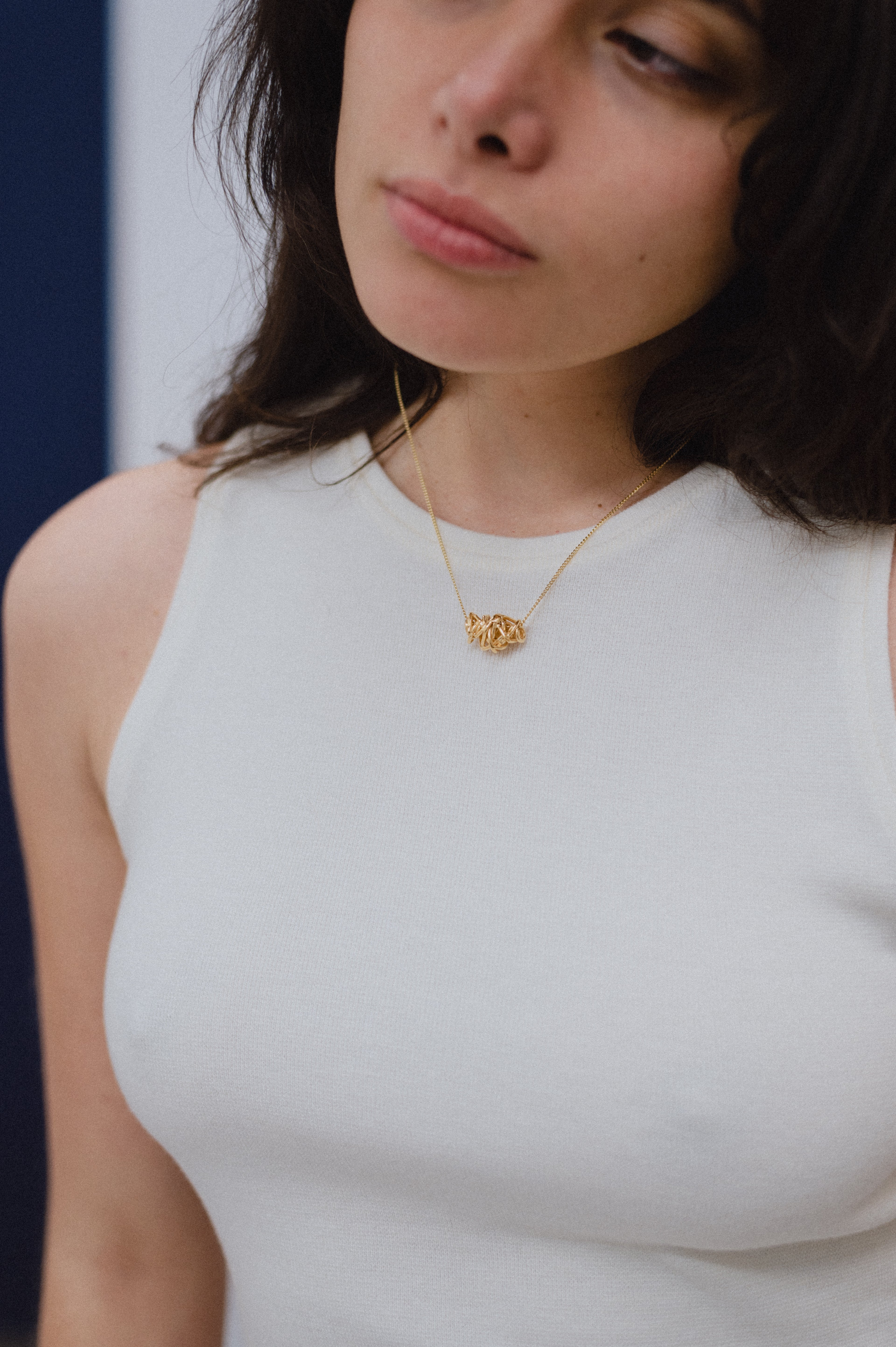 Collar dorado de plata Embolic, hecho a mano en Valencia