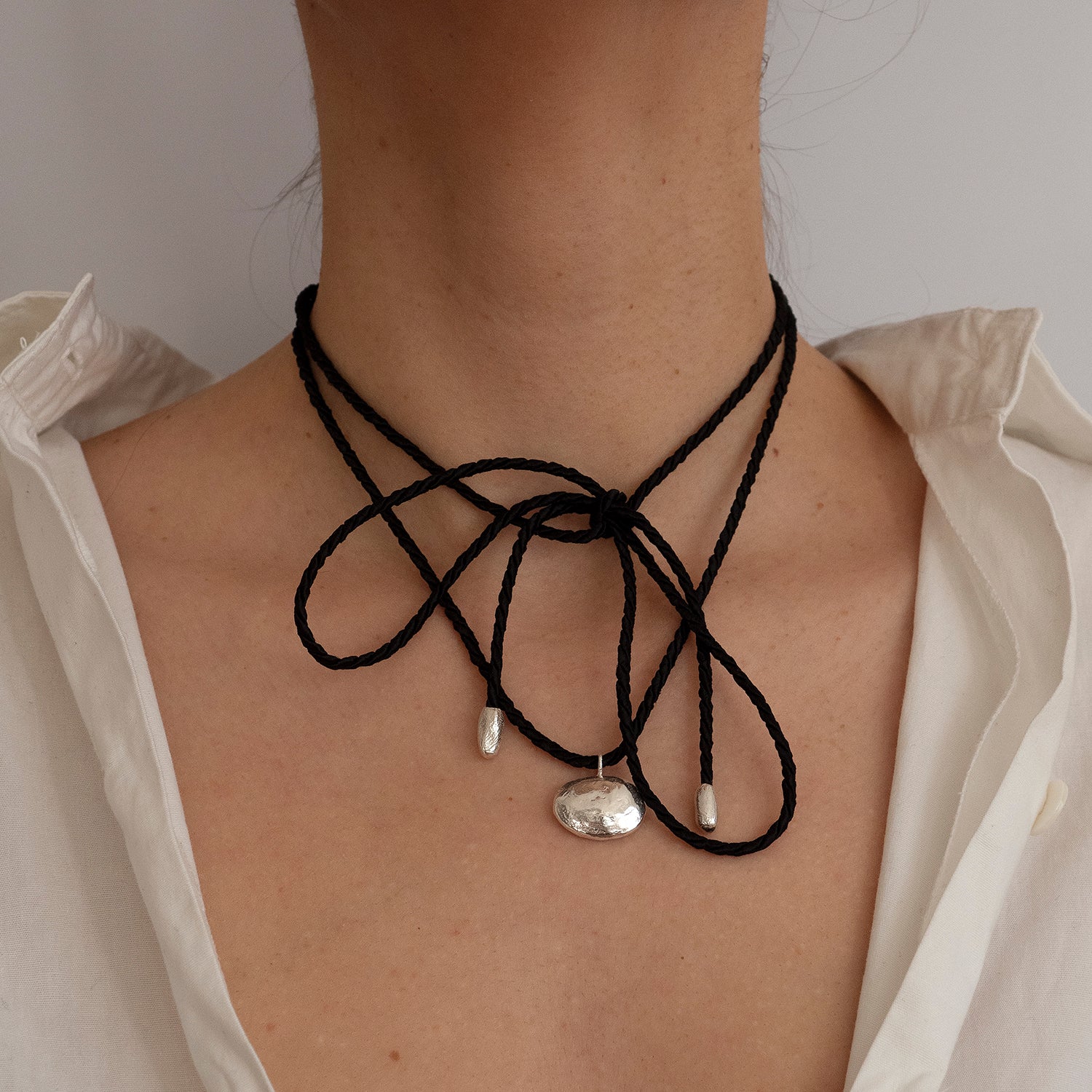 Collar de plata de ley Pedra, hecho a mano en Valencia