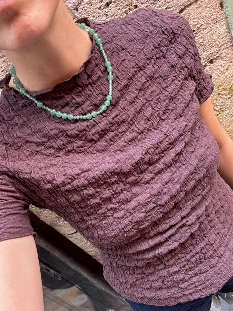 Collar veraniego con piedras naturales, hecho a mano en Valencia