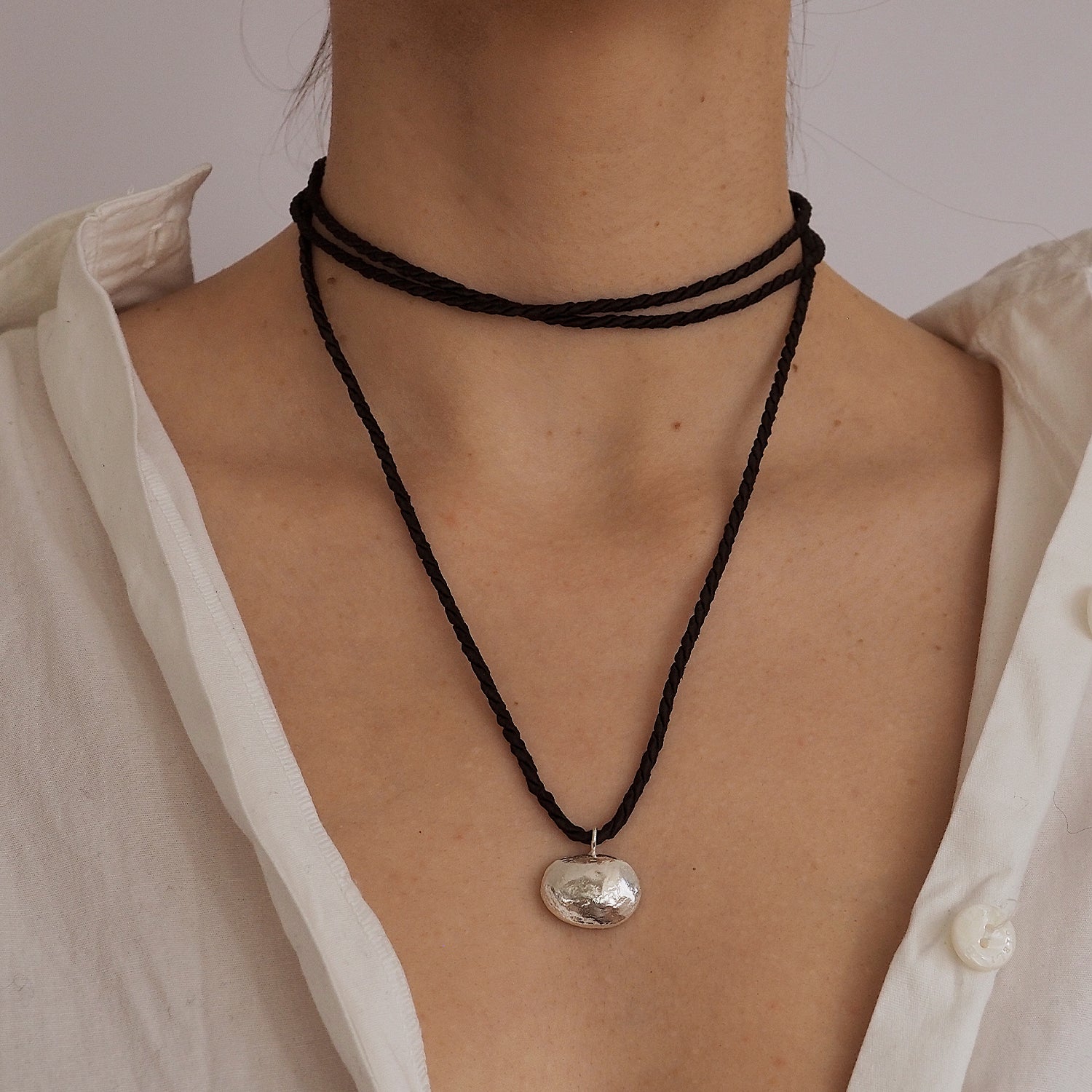 Collar de plata de ley Pedra, hecho a mano en Valencia