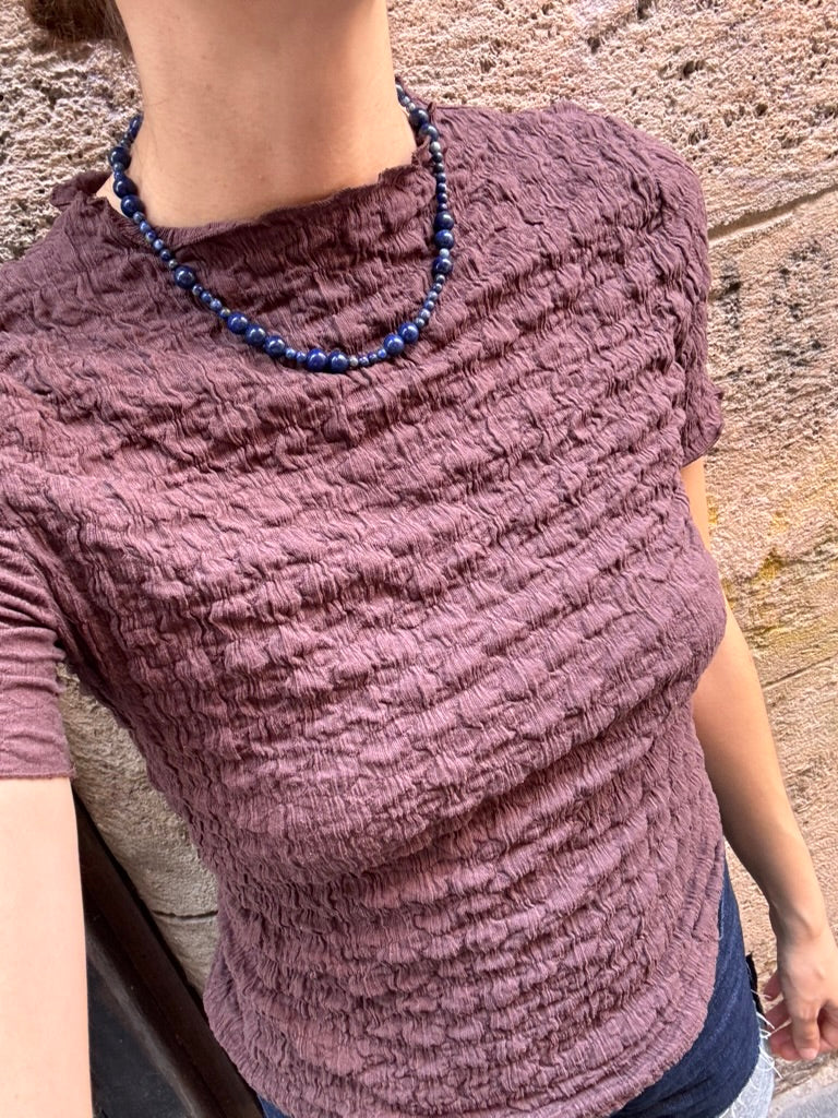 Collar veraniego con piedras naturales, hecho a mano en Valencia
