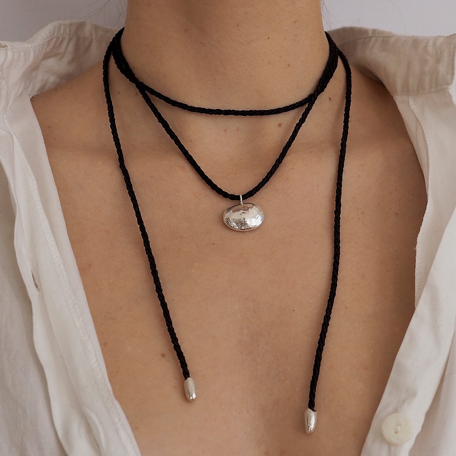 Collar de plata de ley Pedra, hecho a mano en Valencia