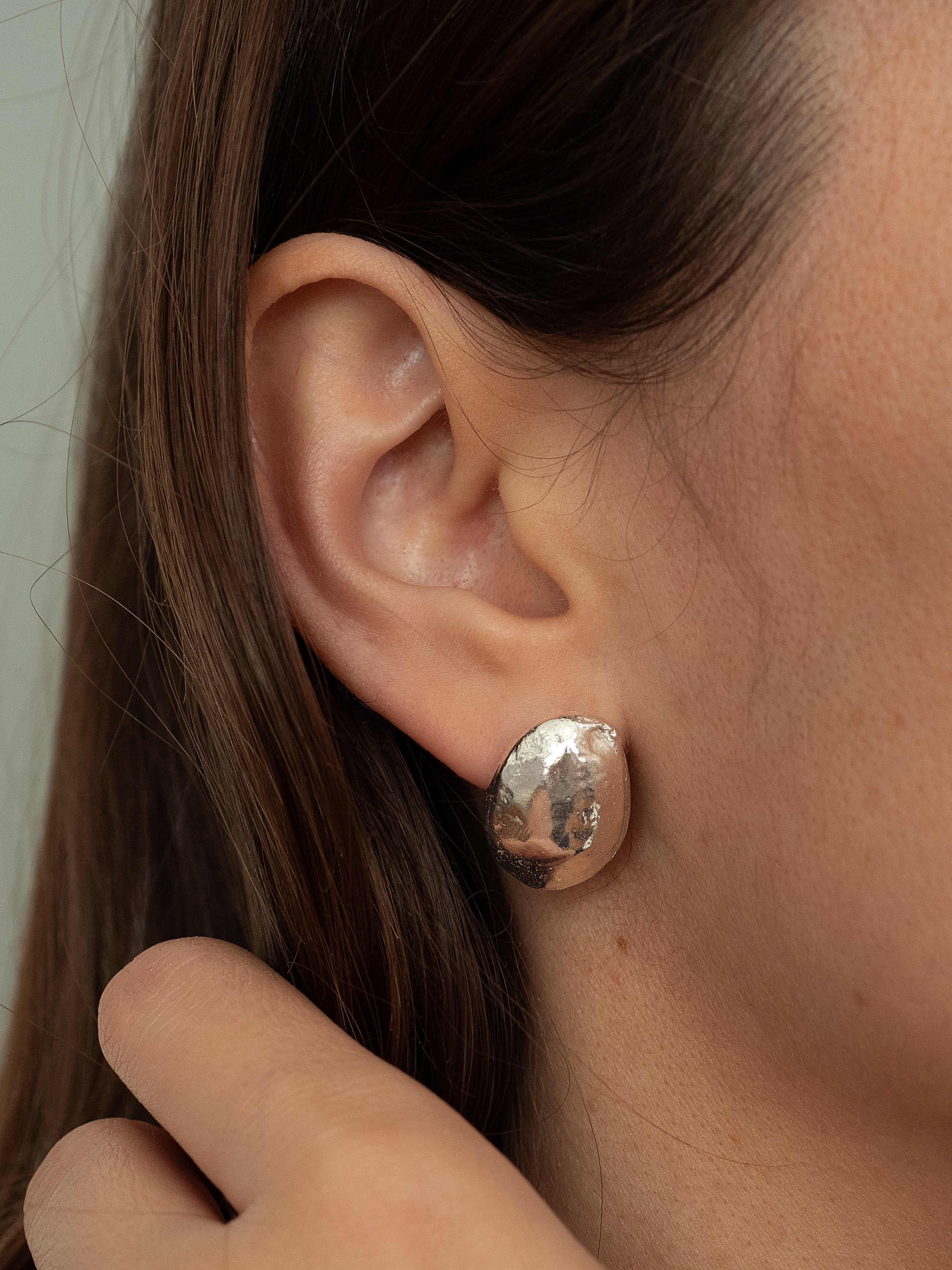 Pendientes de plata Pedra, hechos a mano en Valencia
