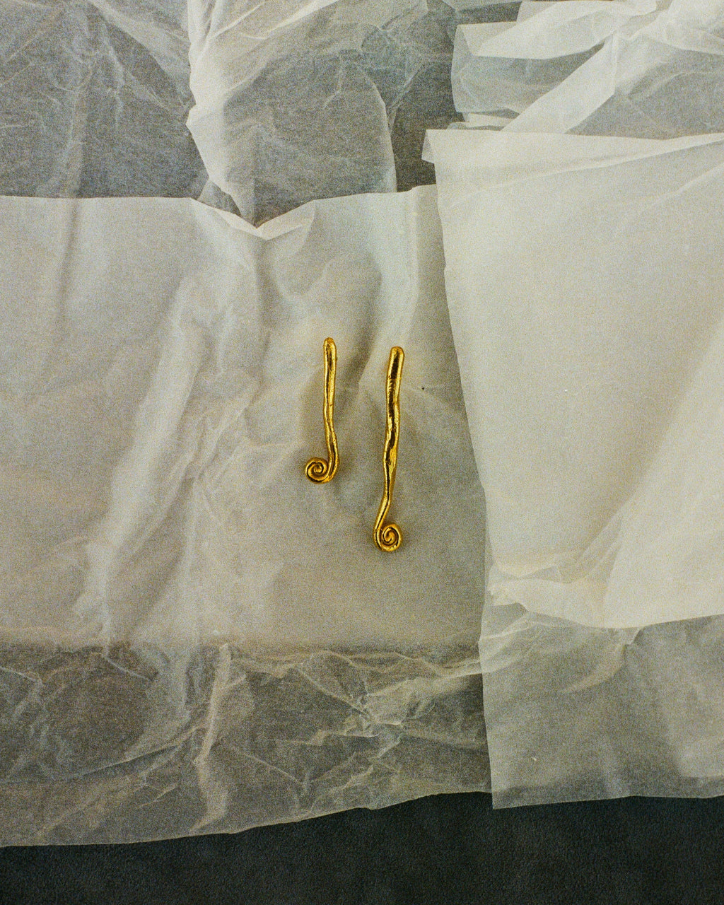 Pendientes largos Volta, hechos a mano en Valencia con plata de ley