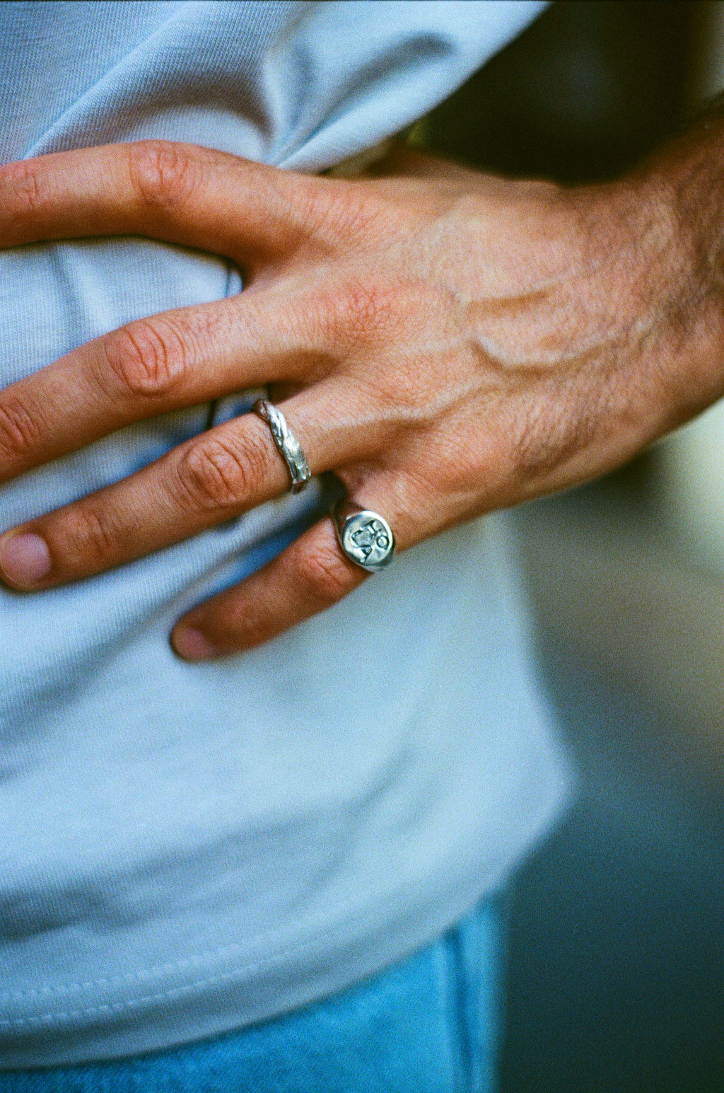 Anillo sello HOLA signet, hecho a mano en plata de ley